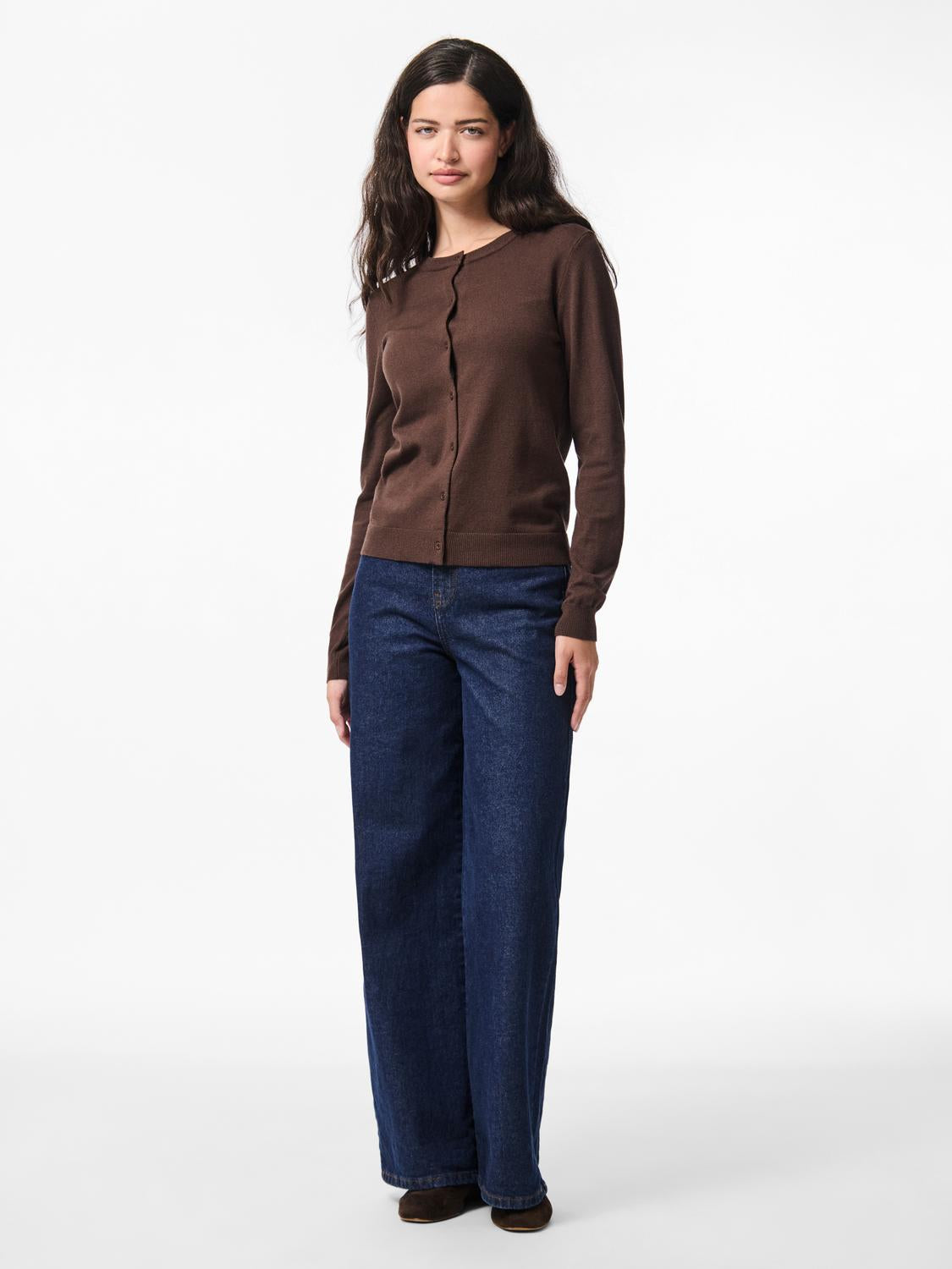 model_shot-front_full